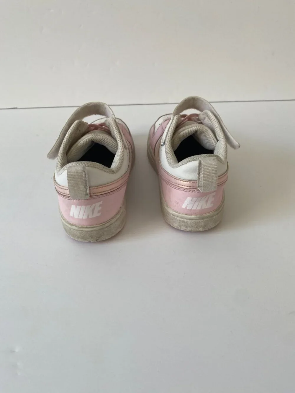 Girls Nike Size 1 Pink & White High-Top Sneakers